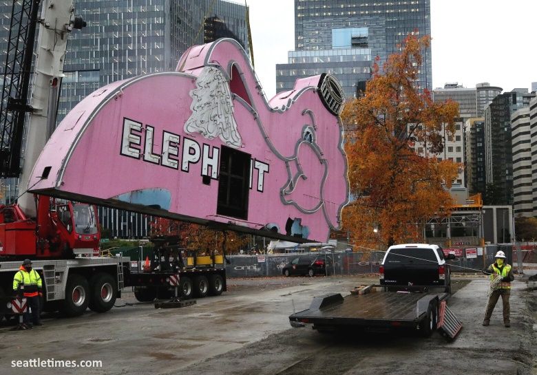 Elephant Car Wash siendo trasladado al museo (Seattle) 